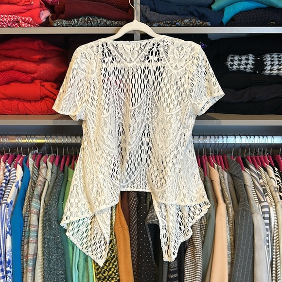 Spring + Mercer white embroidered short sleeve open front kimono size S - Picture 3 of 3